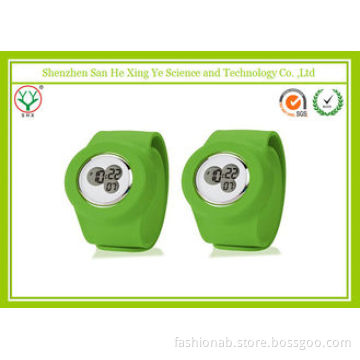 Attractive Silicone Snap Strap Watches Food - Grade / Green Party Watches